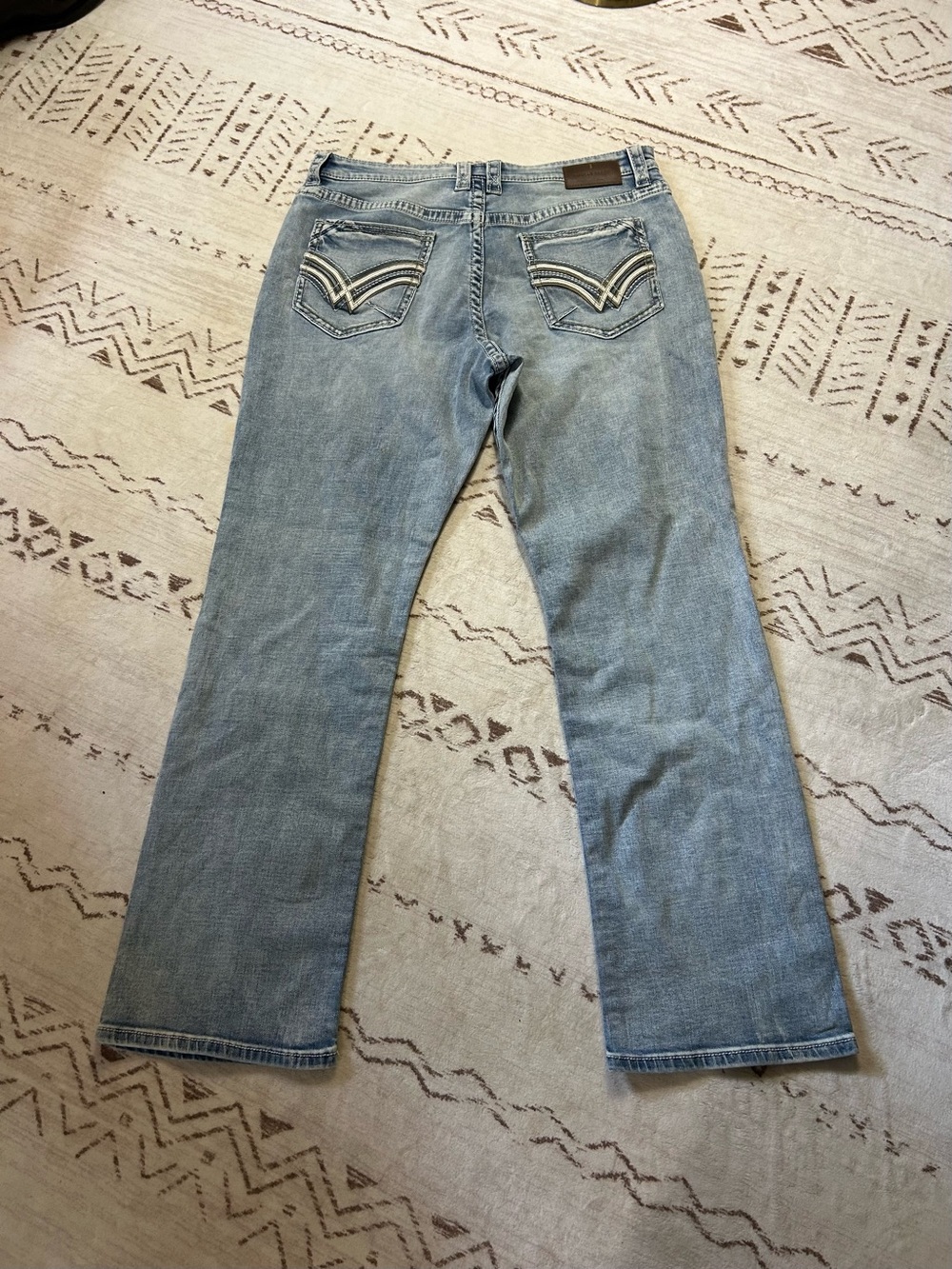 Buckle Black Fit No. 111 Men’s 38x34 Relaxed Straight Light Wash Jeans